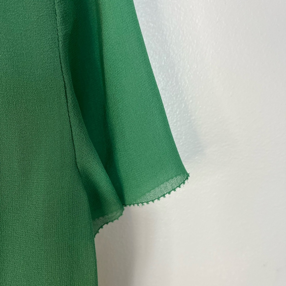Boden Green Ruffled 100% Silk Blouse Short Sleeve semi Fitted Women’s 12 - Picture 7 of 11